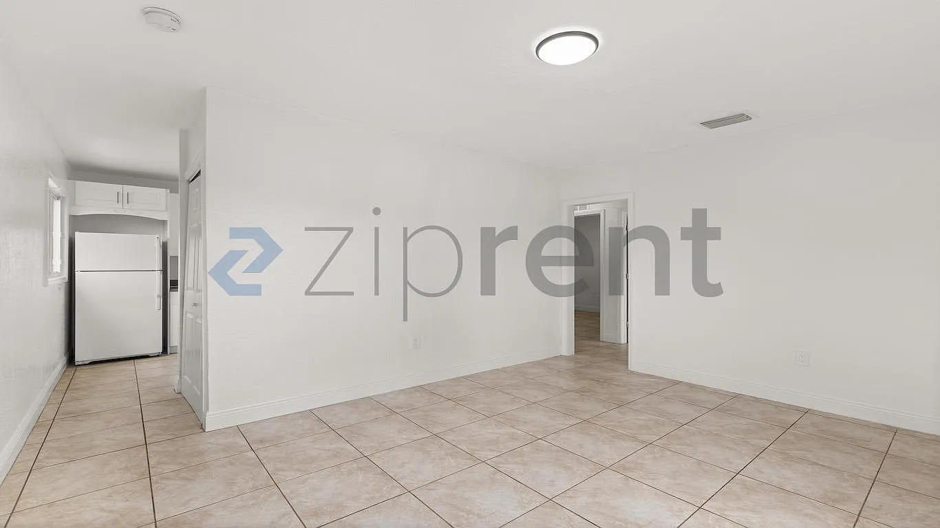2 bed, 980 sqft, $1,950 — Photo 3