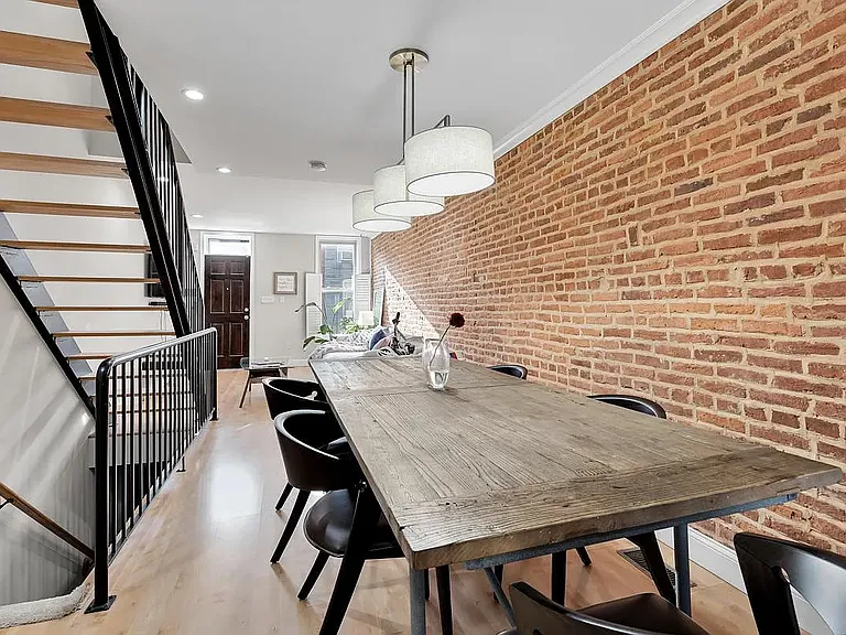 827 S Curley St — Photo 4