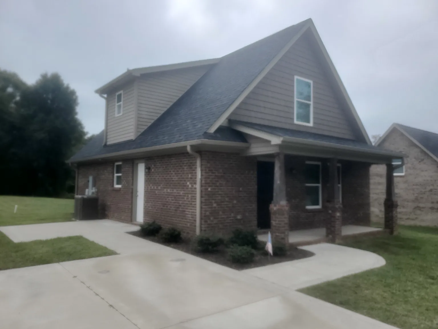 3 bed, 2.5 bath, 1380 sqft, $1,700 — Photo 2