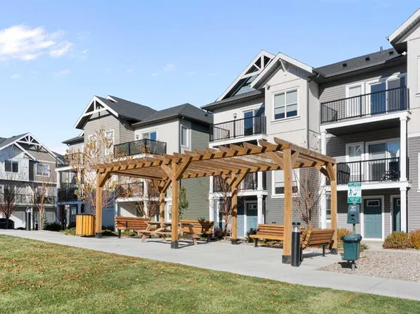 24 S Rivercrest Dr #803, Cochrane, AB T4C 2C5