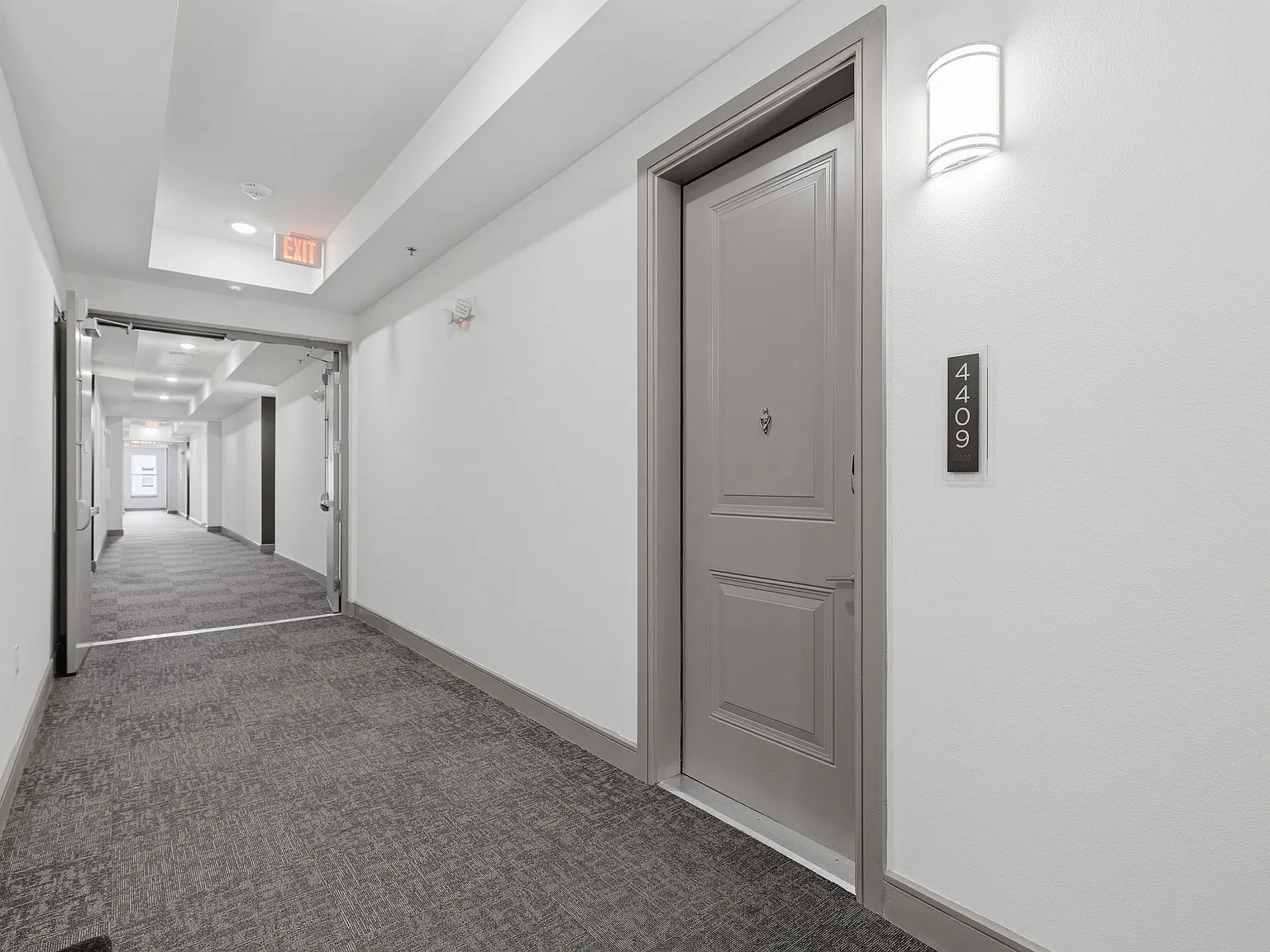 1 bed, 835 sqft, $1,800 — Photo 2