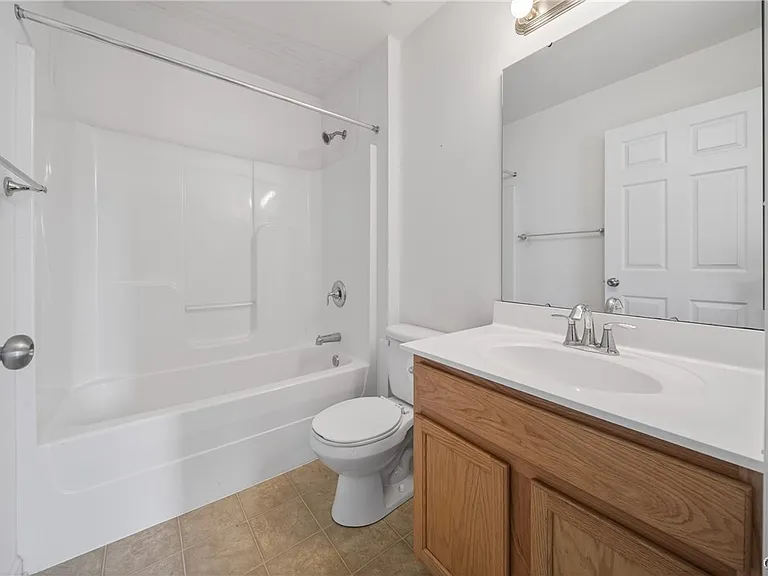 5472 Alfreton Dr — Photo 17