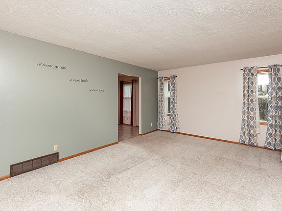 3rd image of 3328 Harcourt Dr