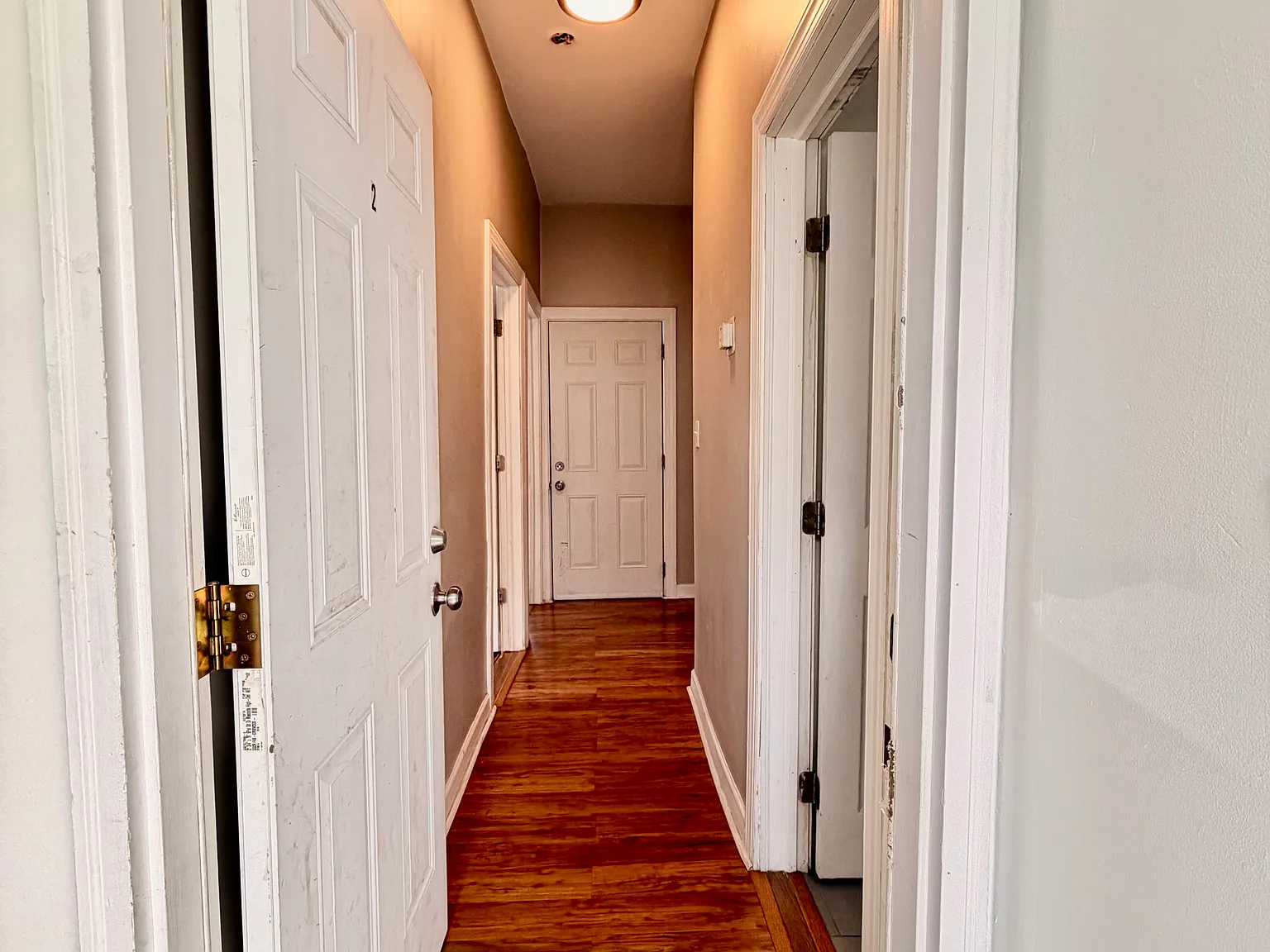 3 bed, 1100 sqft, $2,400 — Photo 2