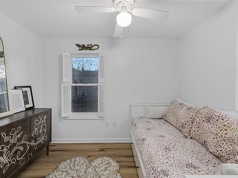 208 Marlborough St #4 — Photo 23