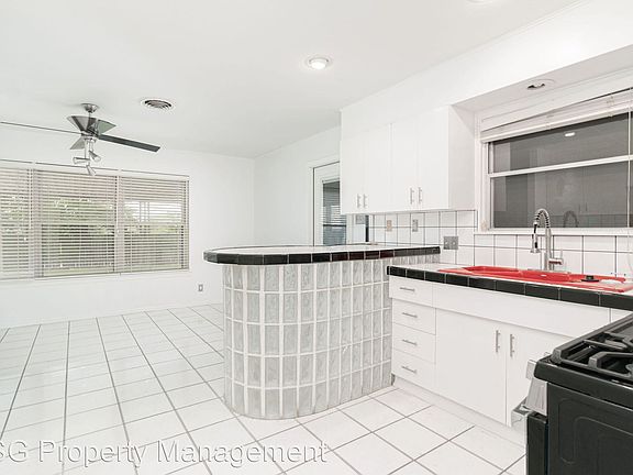 3rd image of 502 Marquis Ln