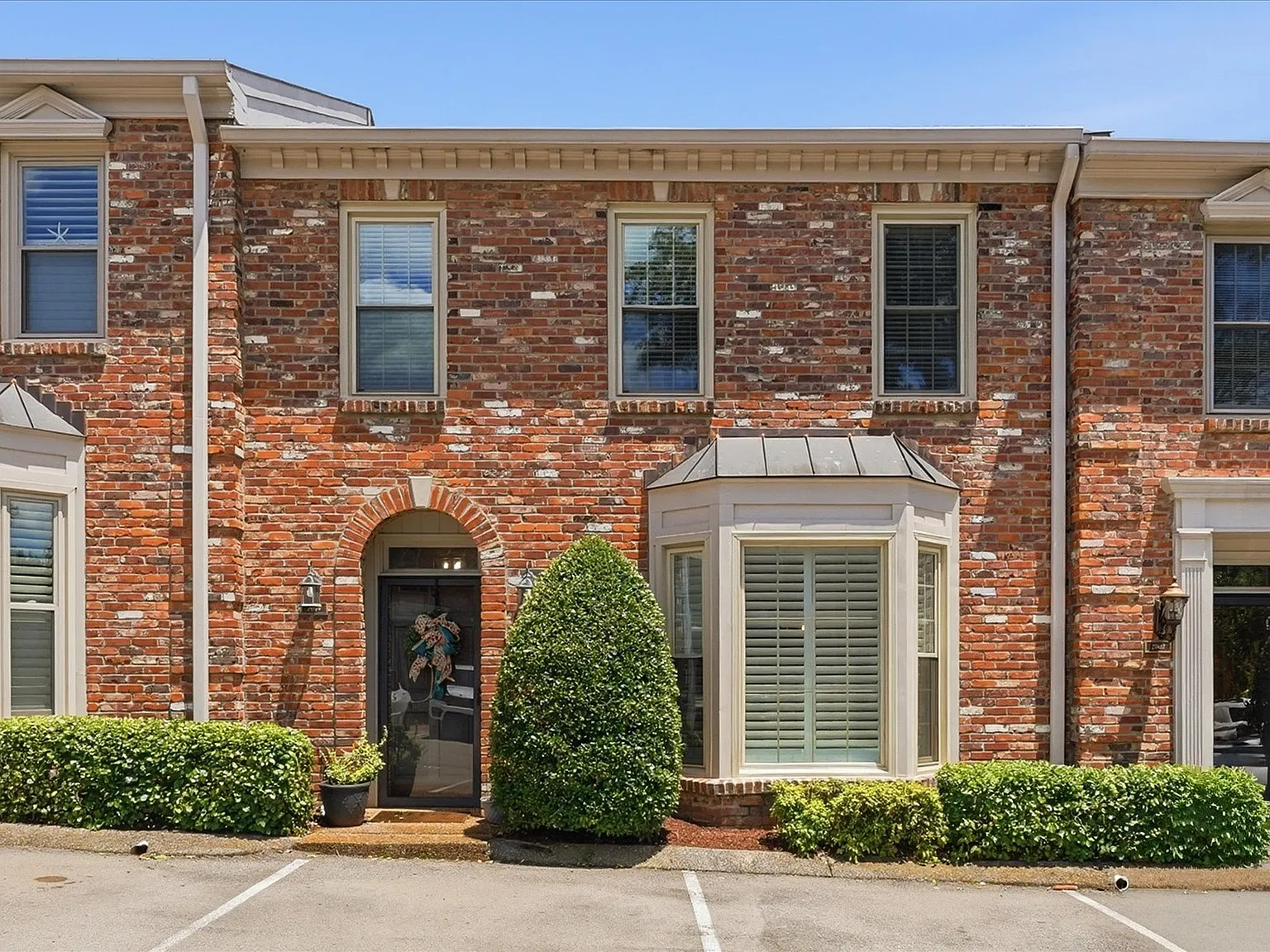 2 bed, 2.5 bath, 1604 sqft, $2,800 — Photo 3