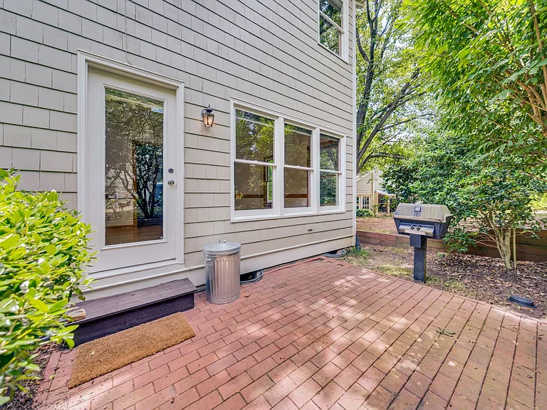 205 Columbia Pl W — Photo 14