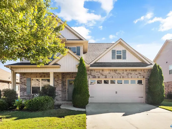 3013 Greenway Cir SE, Owens Cross Roads, AL 35763