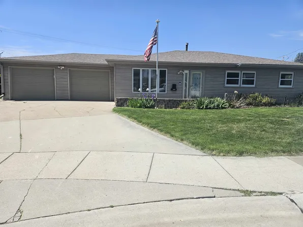 2218 Sunset Ave, Norfolk, NE 68701