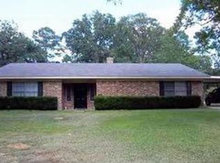 477 Lyndall St, Gladewater, TX 75647