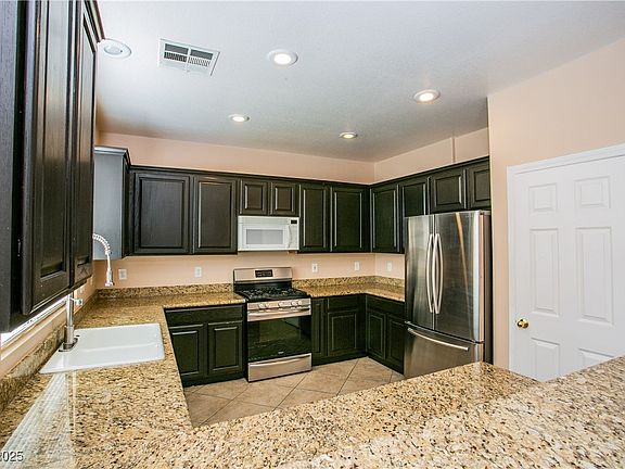 4th image of 6068 Laughing Creek St