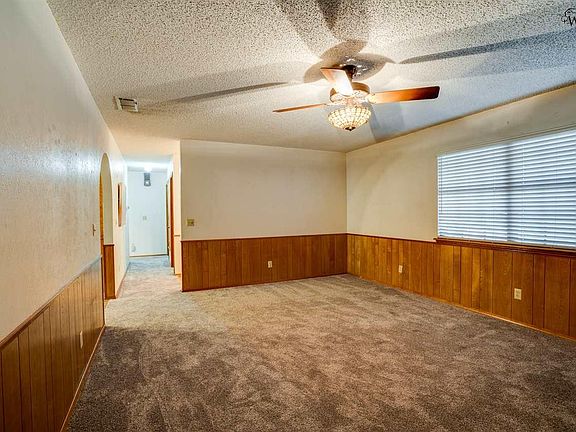 5th image of 4401 McNiel Ave