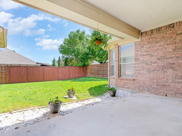 2940 Hagen Dr — Photo 20