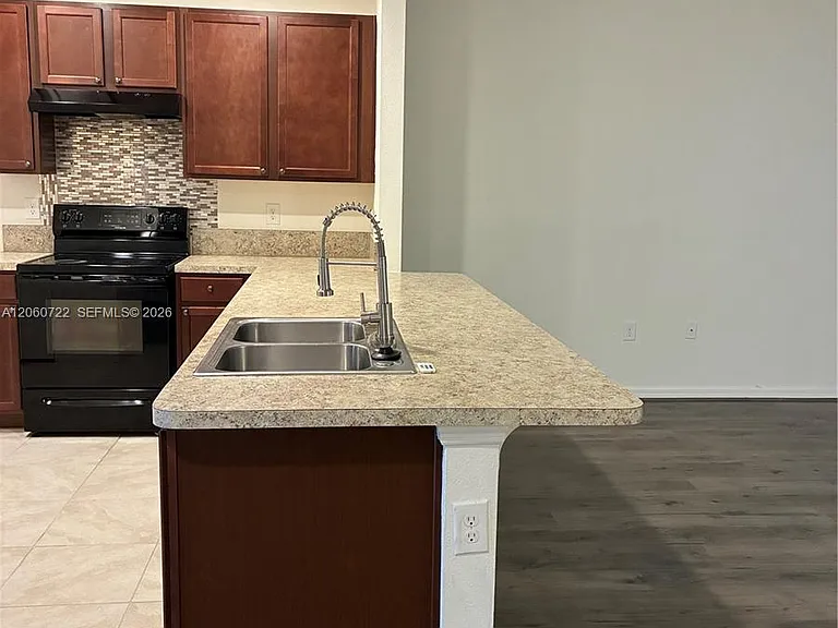 1612 Primo Ct — Photo 8