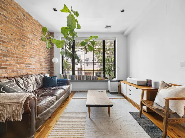 174 Jackson St #2A, Brooklyn, NY 11211