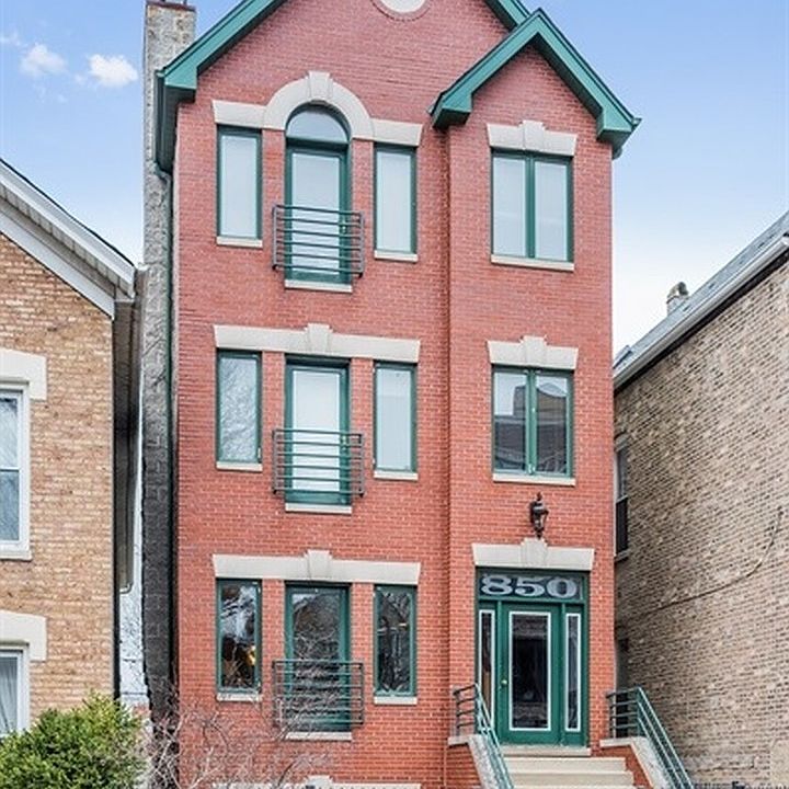 1st image of 850 N Wood St #1