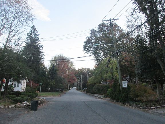 5th image of 106 Hillside Ave