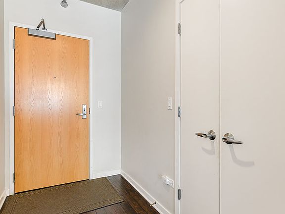 3rd image of 611 S Wells St #1203