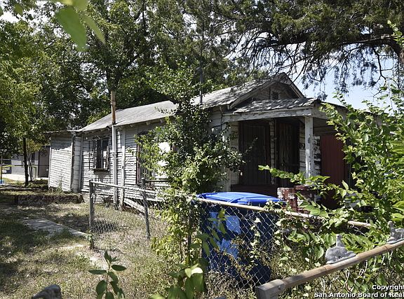3rd image of 2218 Potosi St