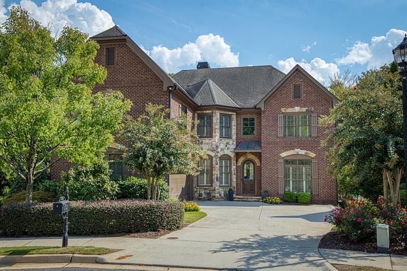 1st image of 525 Glenmanor Ct