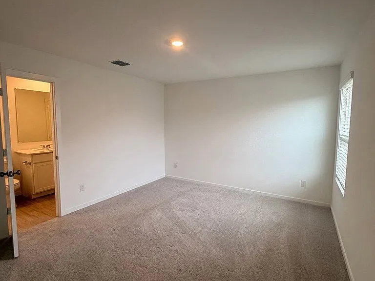 4171 Silverstein St — Photo 7