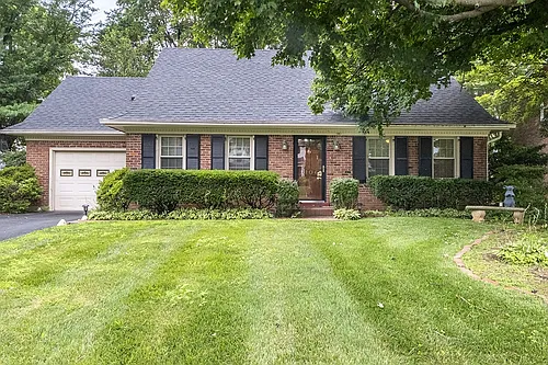 2106 Westridge Rd Photo 1