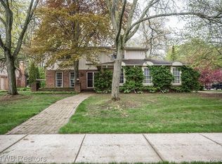 3167 Newport Ct, Troy, MI 48084