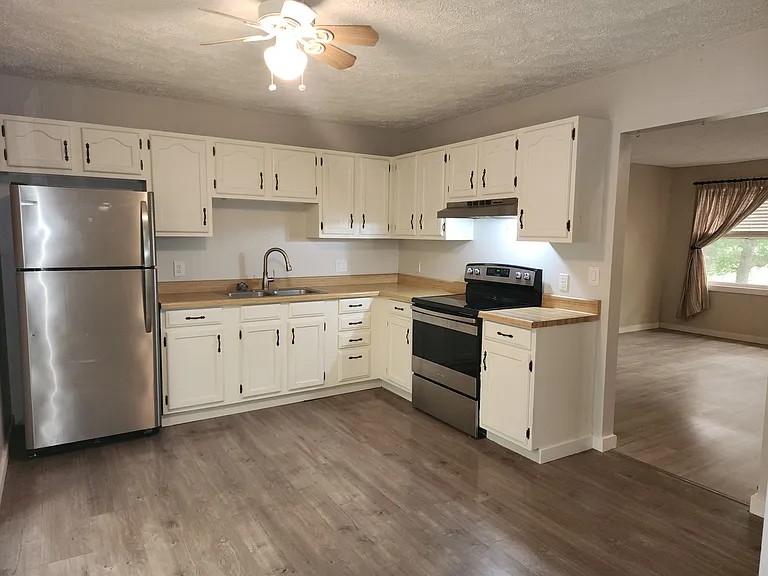 4416 Eagle Crest Dr — Photo 3