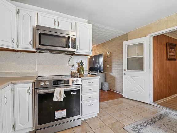 2nd image of 5021 Betsy Dr