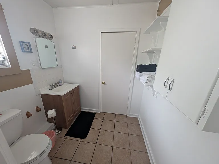 733.5 Myrtle Ave — Photo 10