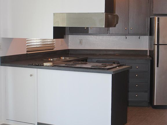 5th image of 410 W Micheltorena St APT 6