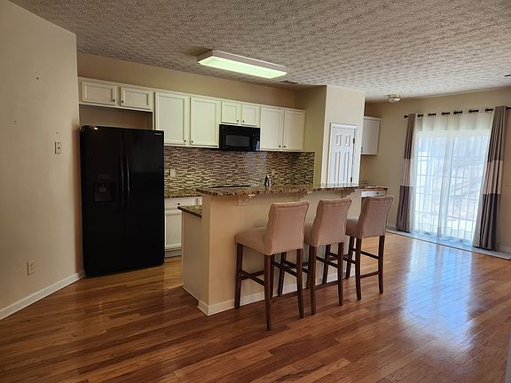 4th image of 1088 Montague Place Ct