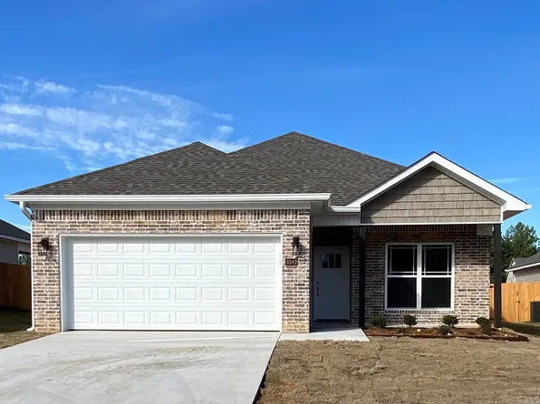 3554 Village Walk Dr, Bryant, AR 72022