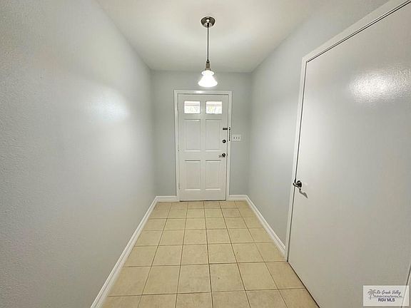 2nd image of 121 W Ebano Ct