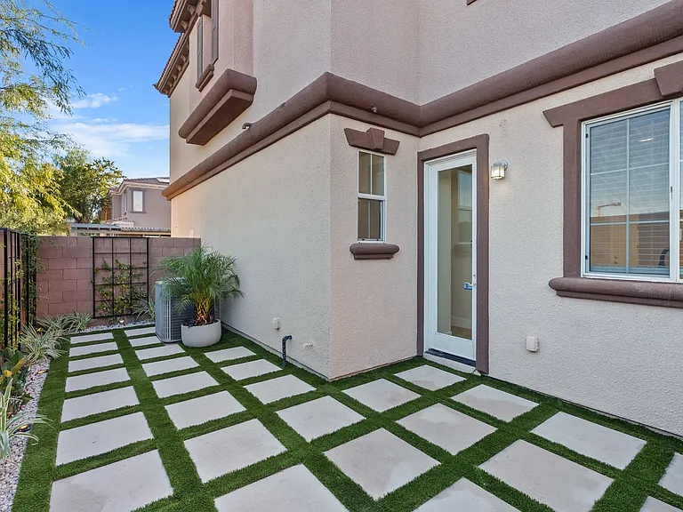 2334 Malaga Peak St — Photo 14