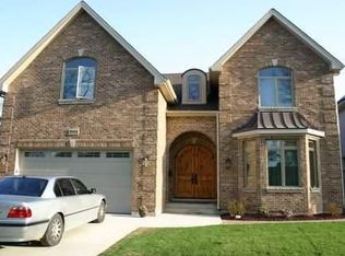 7043 Palma Ln, Morton Grove, IL 60053
