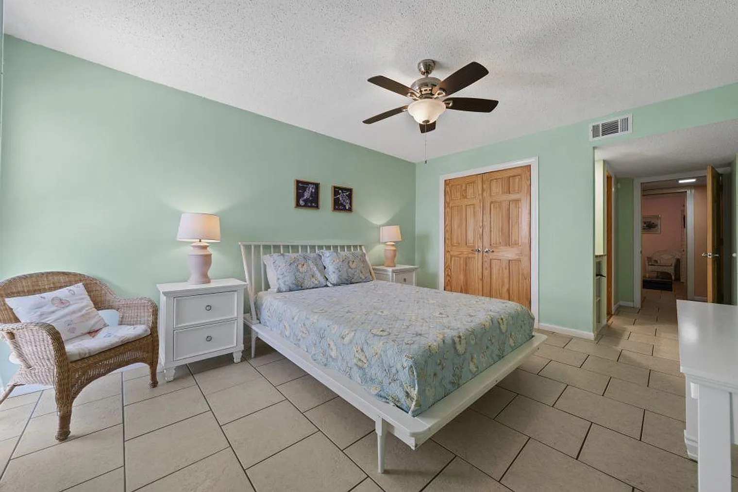 4 bed, 3.0 bath, 1496 sqft, $9,074 — Photo 2