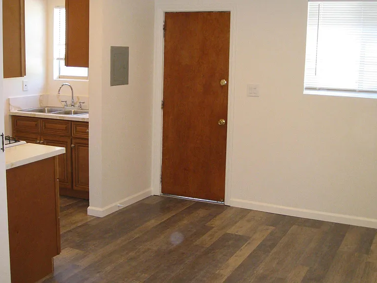 2504A E 15th St #A — Photo 2