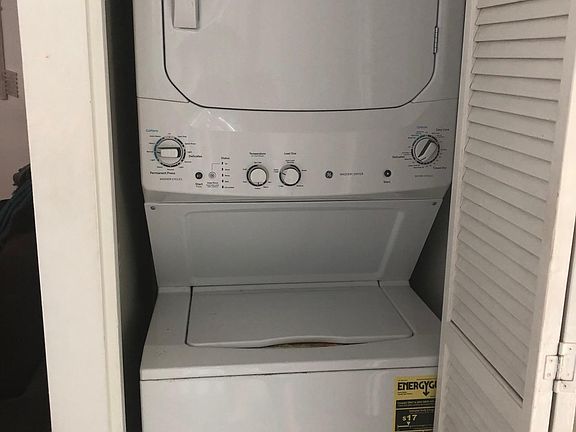 2nd image of 425 W Beech St Unit 402
