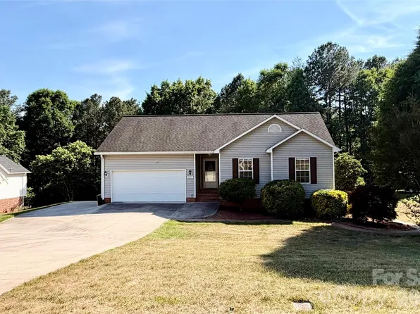 4967 Addison Ln, Hickory, NC 28601