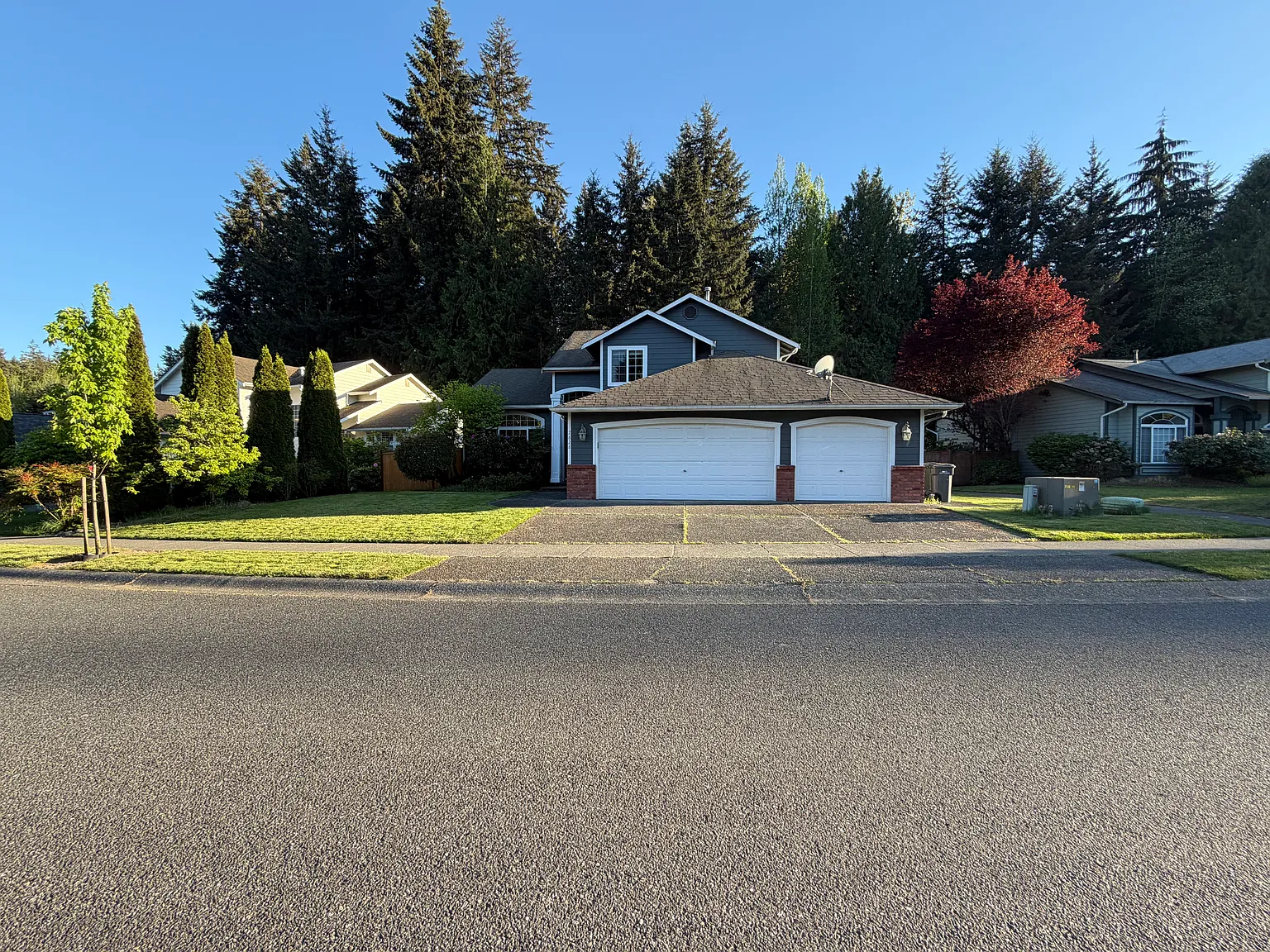 4 bed, 2.5 bath, 1900 sqft, $3,795 — Photo 2