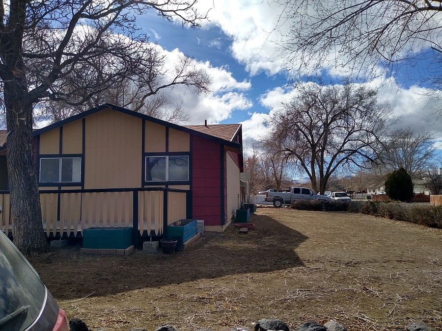 2nd image of 605 Curry Dr