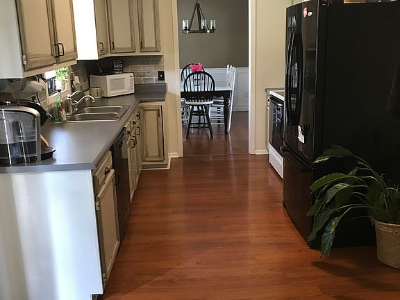 4th image of 90 Maitland Pl