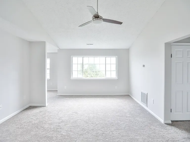 Adams Station Apartments — Photo 16