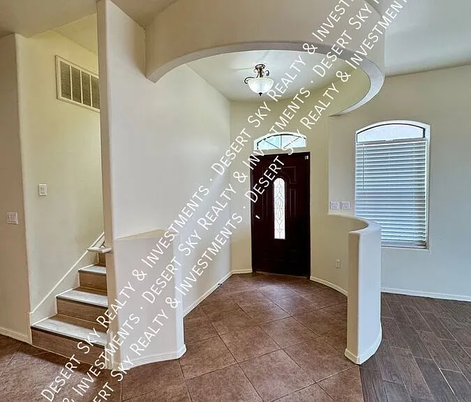 4334 Capistrano Ave — Photo 2