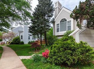 6178 Stonepath Cir, Centreville, VA 20120