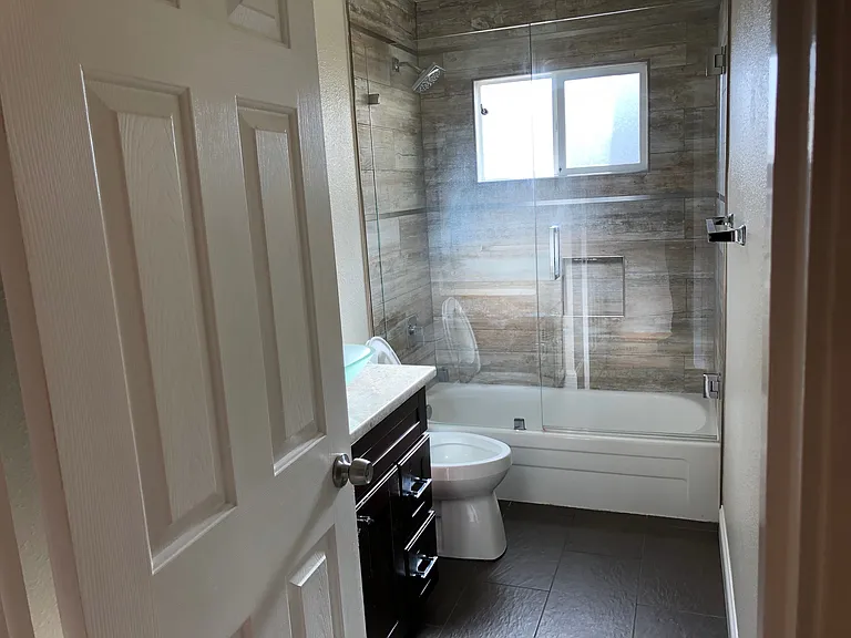 5702 Croydon Ave — Photo 9