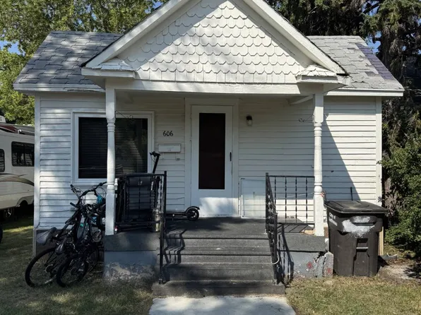 606 Ohmer St, Bottineau, ND 58318