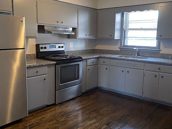 3rd image of 11216 S Western Ave #2S
